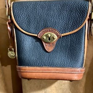 DOONEY BOURKE CROSS-BODY, ALL WEATHER LEATHER.